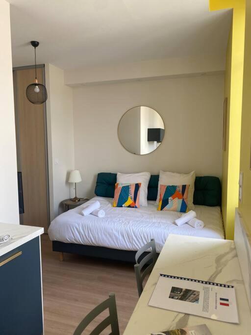 Superbe Studio Centre Ville * Clim * Wifi * Haut De Gamme * Ангулем Экстерьер фото